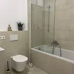 Luxury In Διαμέρισμα *